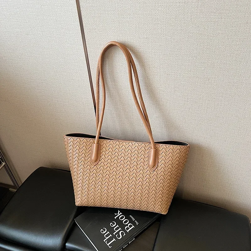 

2025 Women's Summer High-end Woven Tote - Trendy Simple & Versatile Shoulder Bag for Beach & Commute