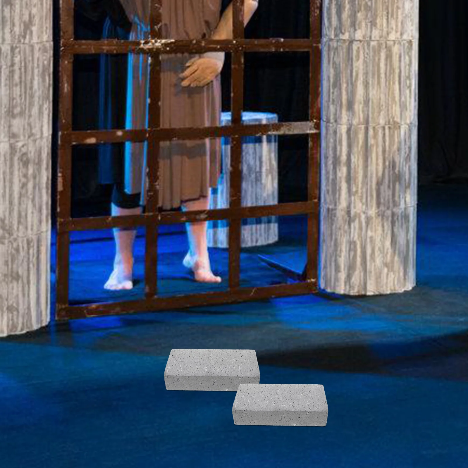

2pcs Foam Bricks Realistic Fake Brick Props For Stage Movie Theater Performance Kids Halloween Prank Soft