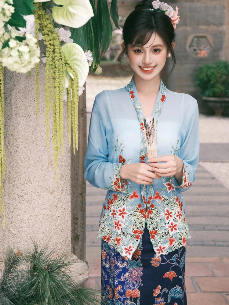 

New Style Dai Ethnic Embroidered Travel Photography Clothing National Style Portrait Costume Women's Fashion Trend