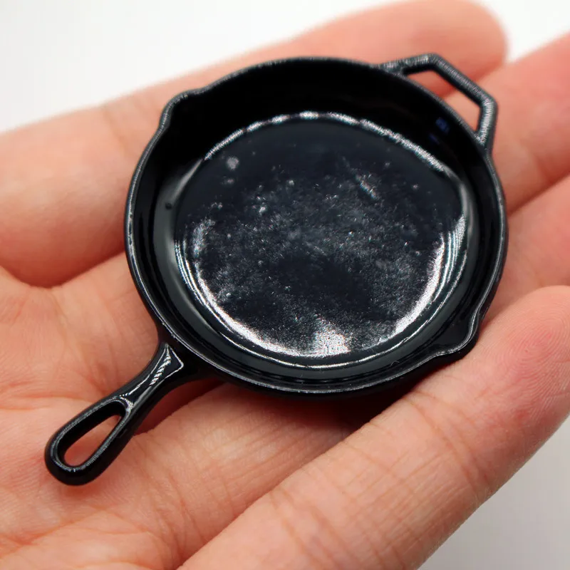 

Dollhouse Pan Black Silver Alloy Pan Kitchen Tools Miniature Food Play Model Simulation Shooting Props Decoration Home Decor