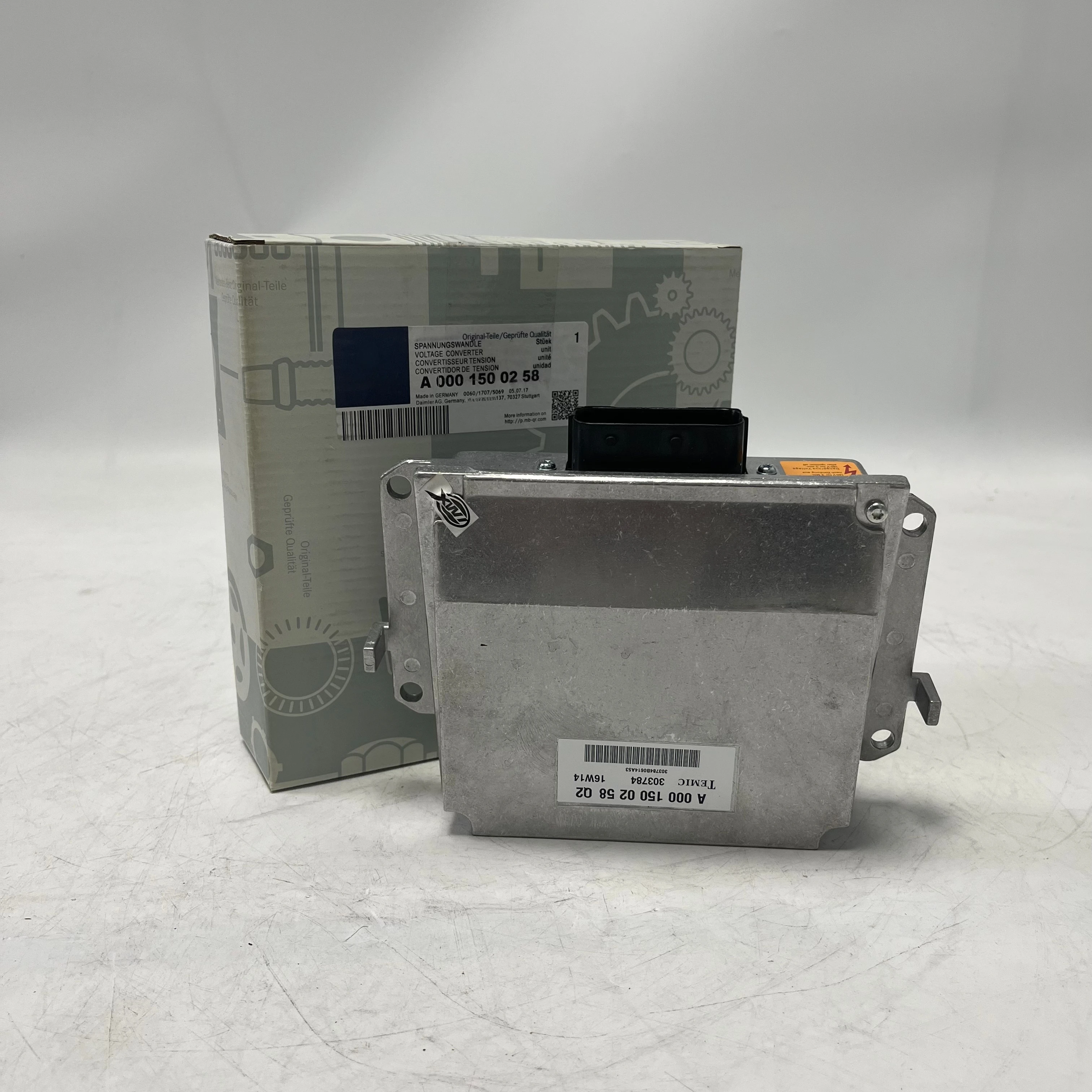 New Genunine For Mercedes Benz CL600 CL65AMG SL65 S600 S65AMG V12 Ignition Coil Pack Voltage Transformer A0001500258