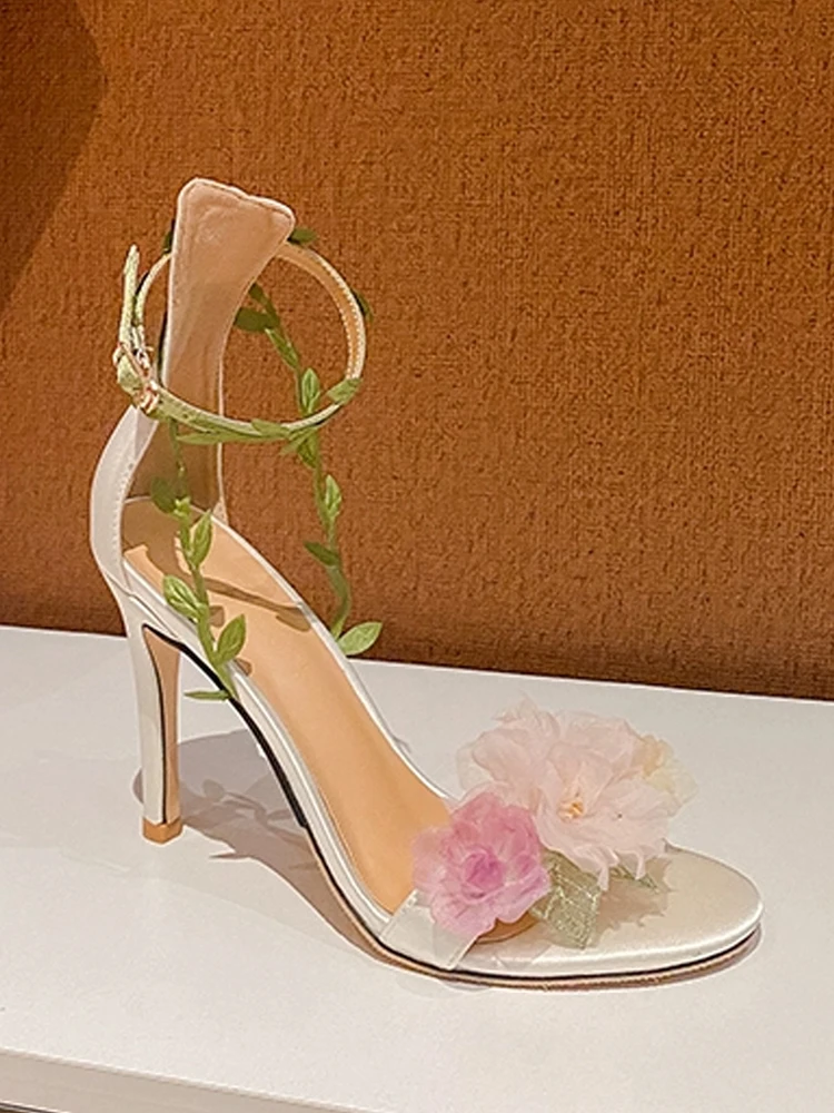 2024 Summer New Fairy Style Elegant and Beautiful Flower Sandals Women\'s Thin Heels High Heels, Open Toe Small Wedding Shoes