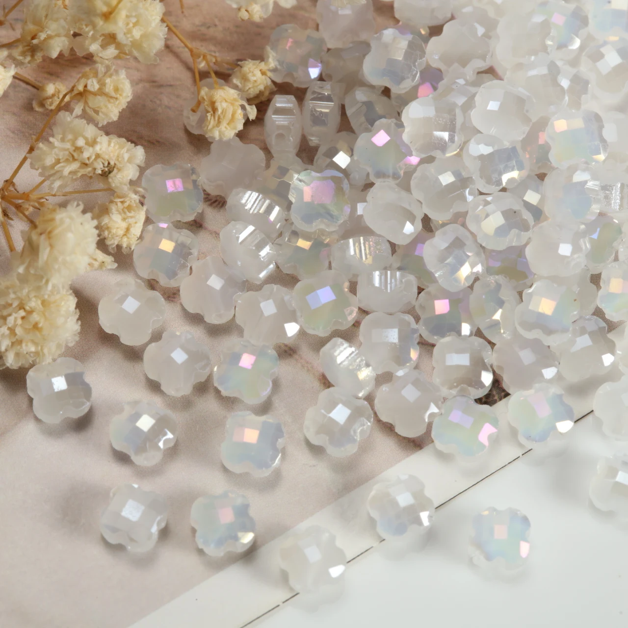 Transparent 6mm Four-Leaf Clover Shaped Glass Beads Beading Accessories For Earrings Bracelets Necklace DIY Jewelry Making
