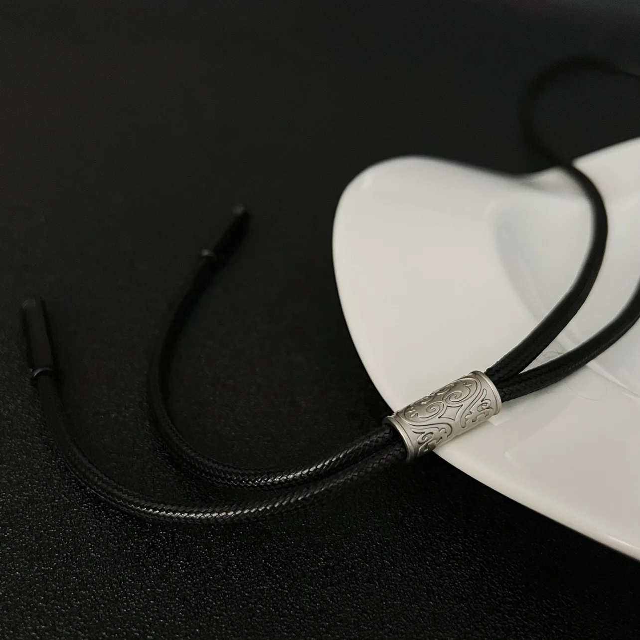 カジュアルデイリーポルカドットタイロープネックレスカップルスタイルtシャツ調節可能なシャツファッションアクセサリーシンプルな小さな模様の蝶ネクタイ