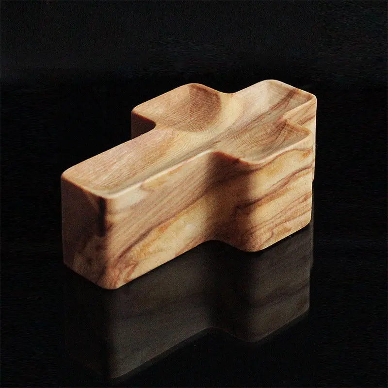 

Creative Olive Wood Cross Aromatherapy Decoration, Handmade Fragrant Wooden Cross, Unique Birthday Gift