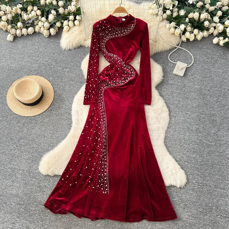 

Elegant Heavy-Duty Rhinestone Studded Dress Women's Velvet Long Sleeved Slim Fit Waist Cinching Commuting Long Dress