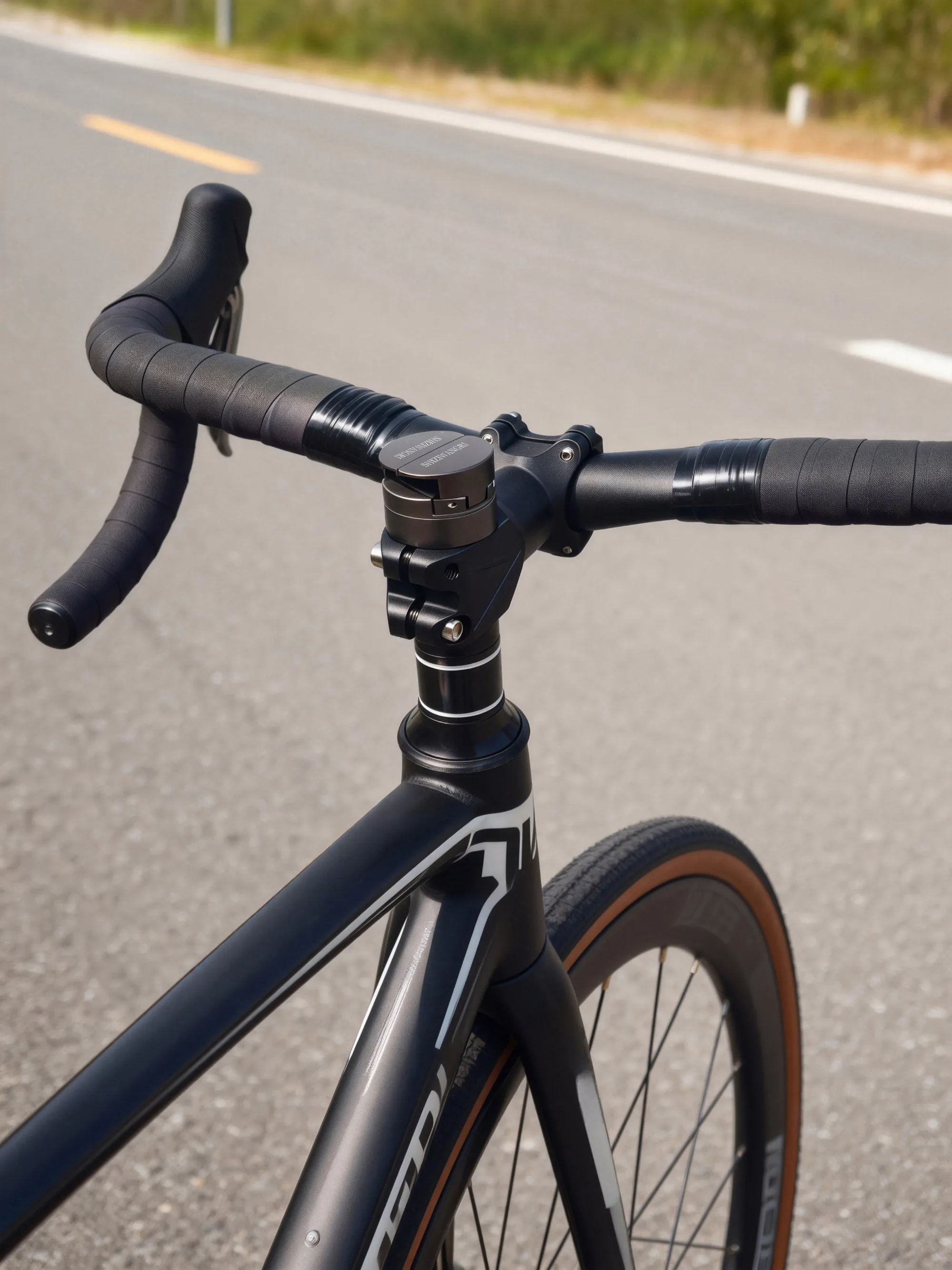 Versteckter Fahrradhalter 360 ° Drehbarer Aluminium-Verstellbarer Fahrrad-Handyhalter für Vertikale Montage – Detail 12