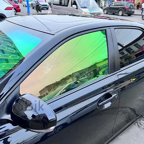 Imagen 1 del producto 50cm x152/300/600cm camaleón verde VLT 63% lámina de parabrisas protección de parabrisas lateral de coche película de tinte de techo solar a prueba de rayos UV