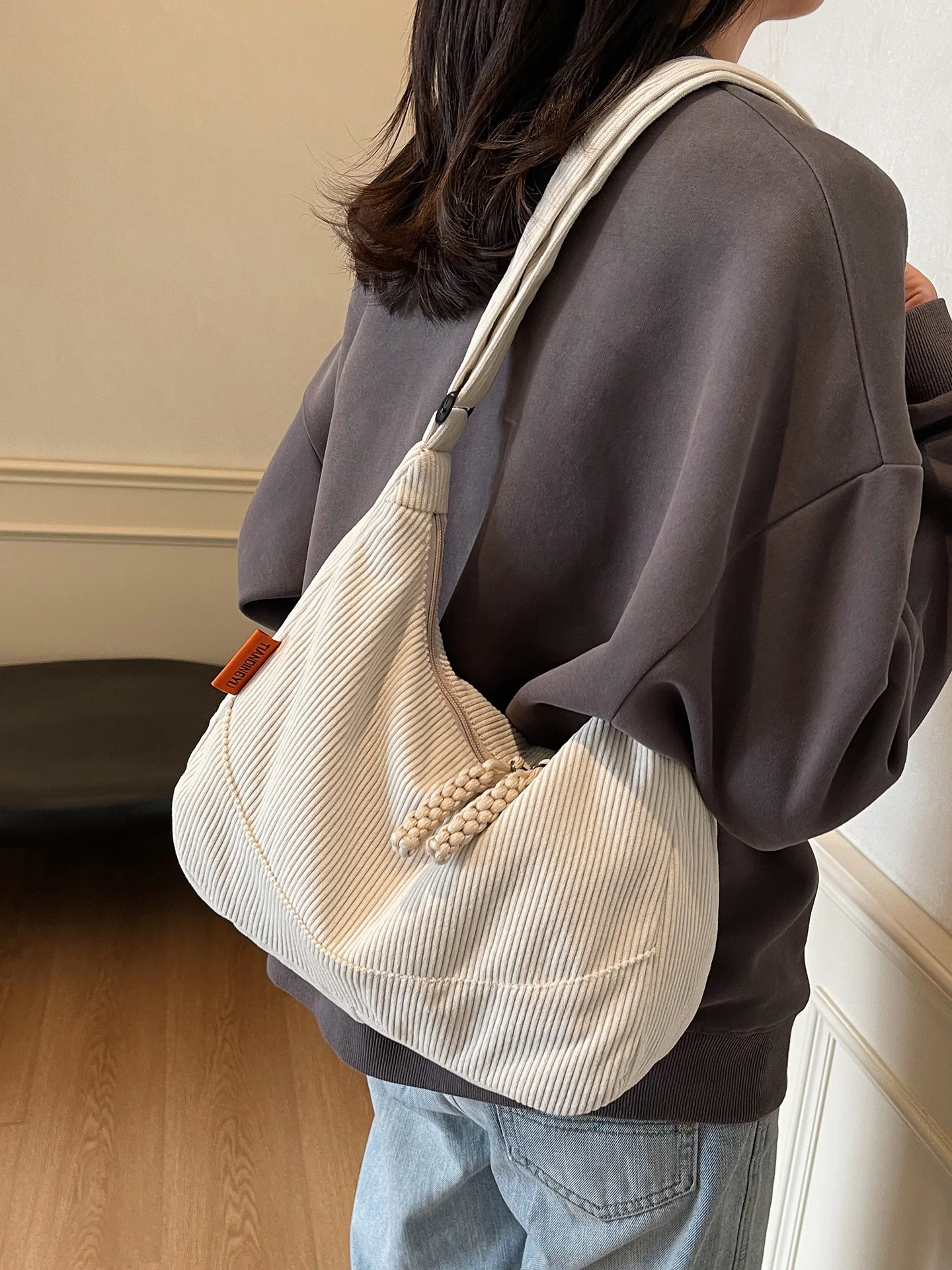 grande-capaci-bolinho-ape-crossbody-saco-para-as-mulheres-outono-inverno-veludo-commuter-axila-oulder-saco-2025-nova-sacola