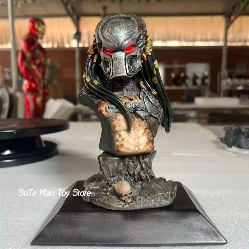 

In Stock Predator Gk Resin Bust Statue Trendy Doll Ornament Collection Toy Decor Base Collectible Desktop Decoration Gift