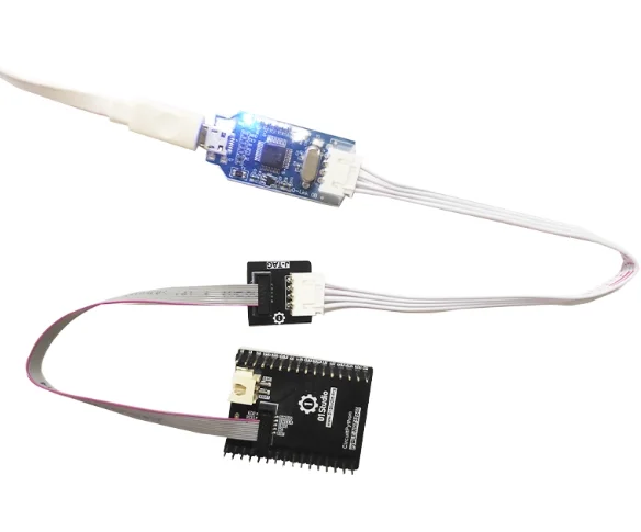 Совместим с симулятором отладки, программатором и загрузчиком J-Link OB.