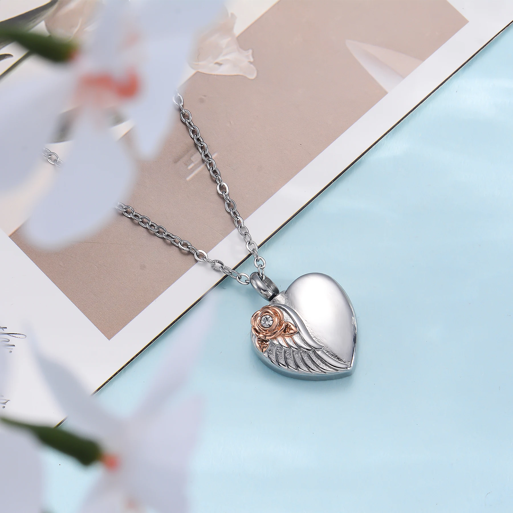 Herz mit Rose Urnen-Halskette aus Edelstahl mit Strasssteinen, Liebeskremations-Anhänger für Asche, Andenken-Schmuck für Frauen – Detail 6