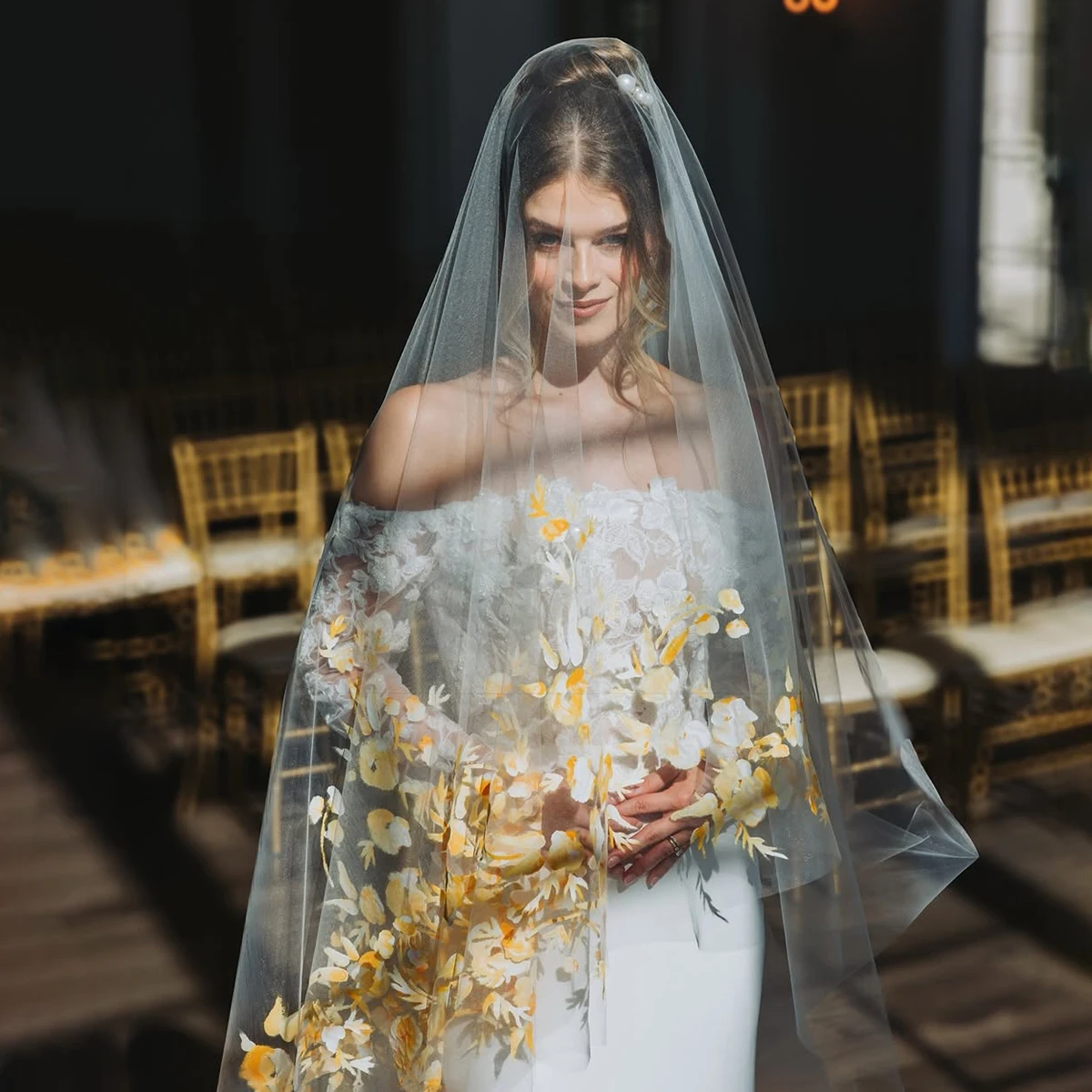 Velo de novia Floral colorido, apliques de encaje amarillo con