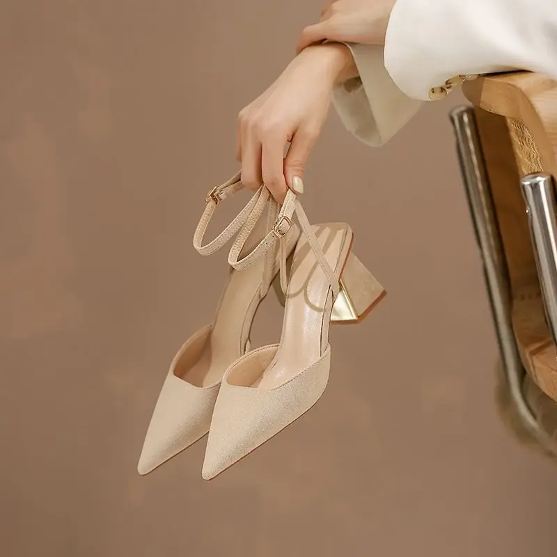 Sandały dla kobiet Szpiczaste palce Chunky Footwear Closed Thick Heel Summer 2024 Block High Heels Pumps Women\'s Shoes Korea F