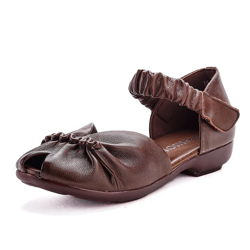 New Peep Toe Wrinkles Sandals Womens Genuine Leather Flats V Neck Shoes Elderly Woman Elastic Roman Sandals Mom Summer Shoes
