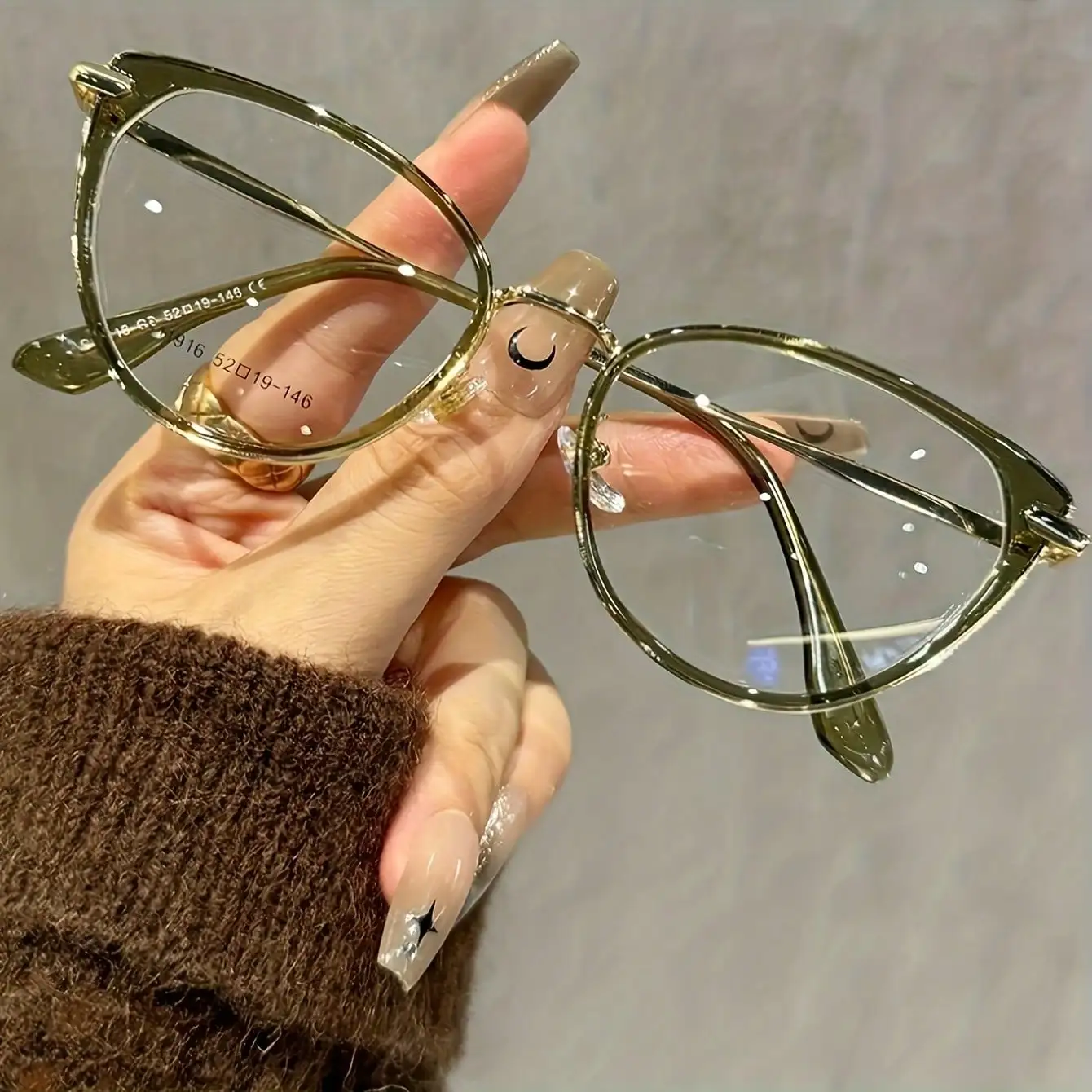 

Small Square Frame Concave Wide Leg Glasses Retro Small Frame European And American Glasses Elegant Light Luxury Fashion Women Street Photography Catwalk