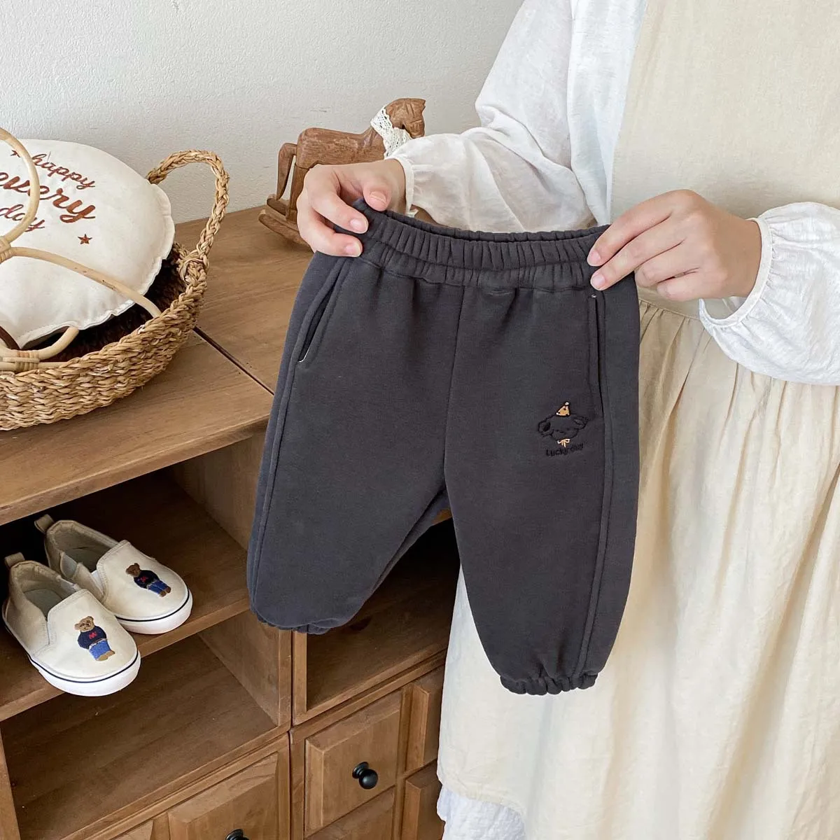 الخريف الشتاء ملابس الطفل أفخم السراويل الدافئة الفتيات الفتيان النسخة الكورية فضفاض الحريم السراويل فانوس السراويل