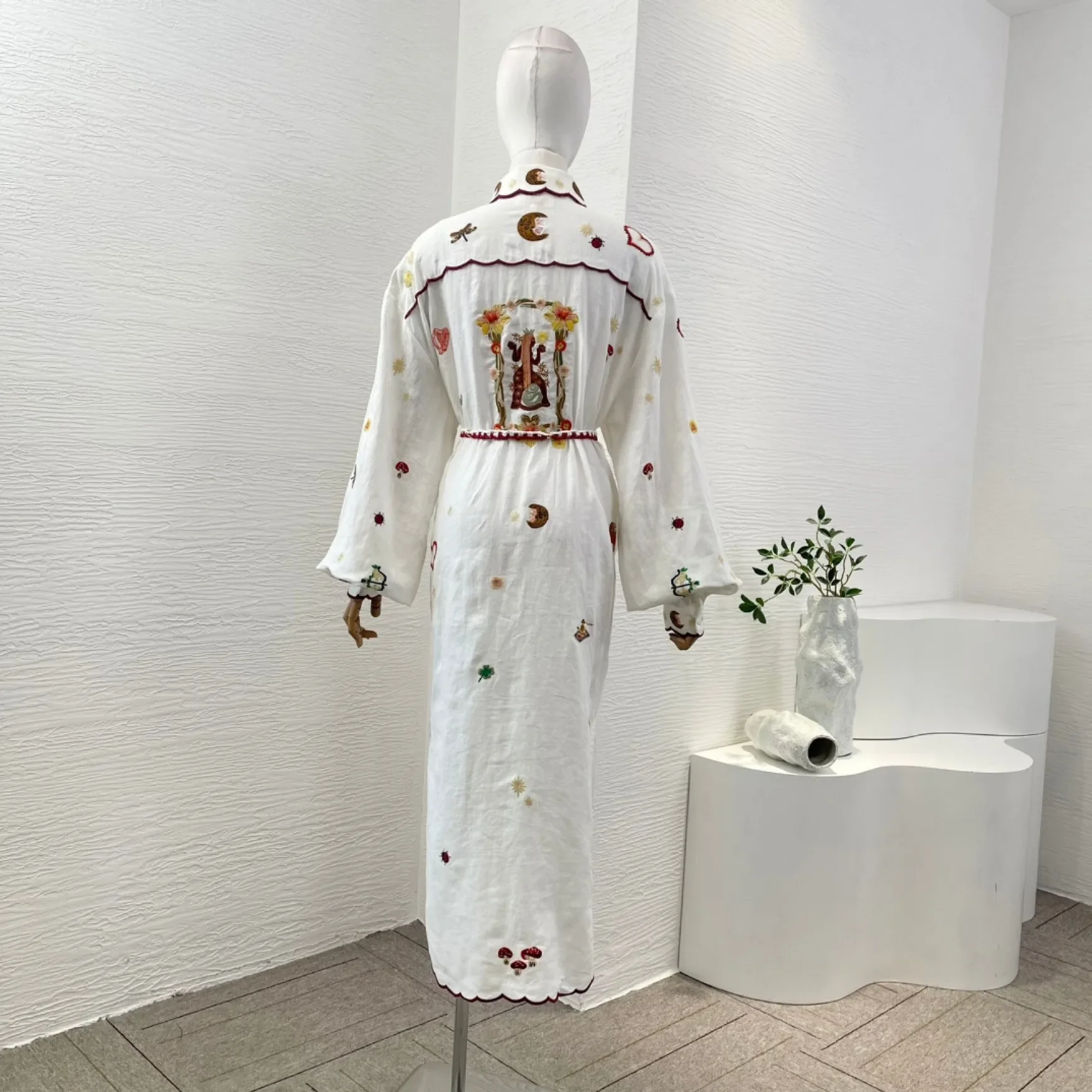 2024 New Autumn White Dragonfly Embroidery Elegant High Quality Silk ArrivalsTurn Down Collar Midi Dress for Ladies