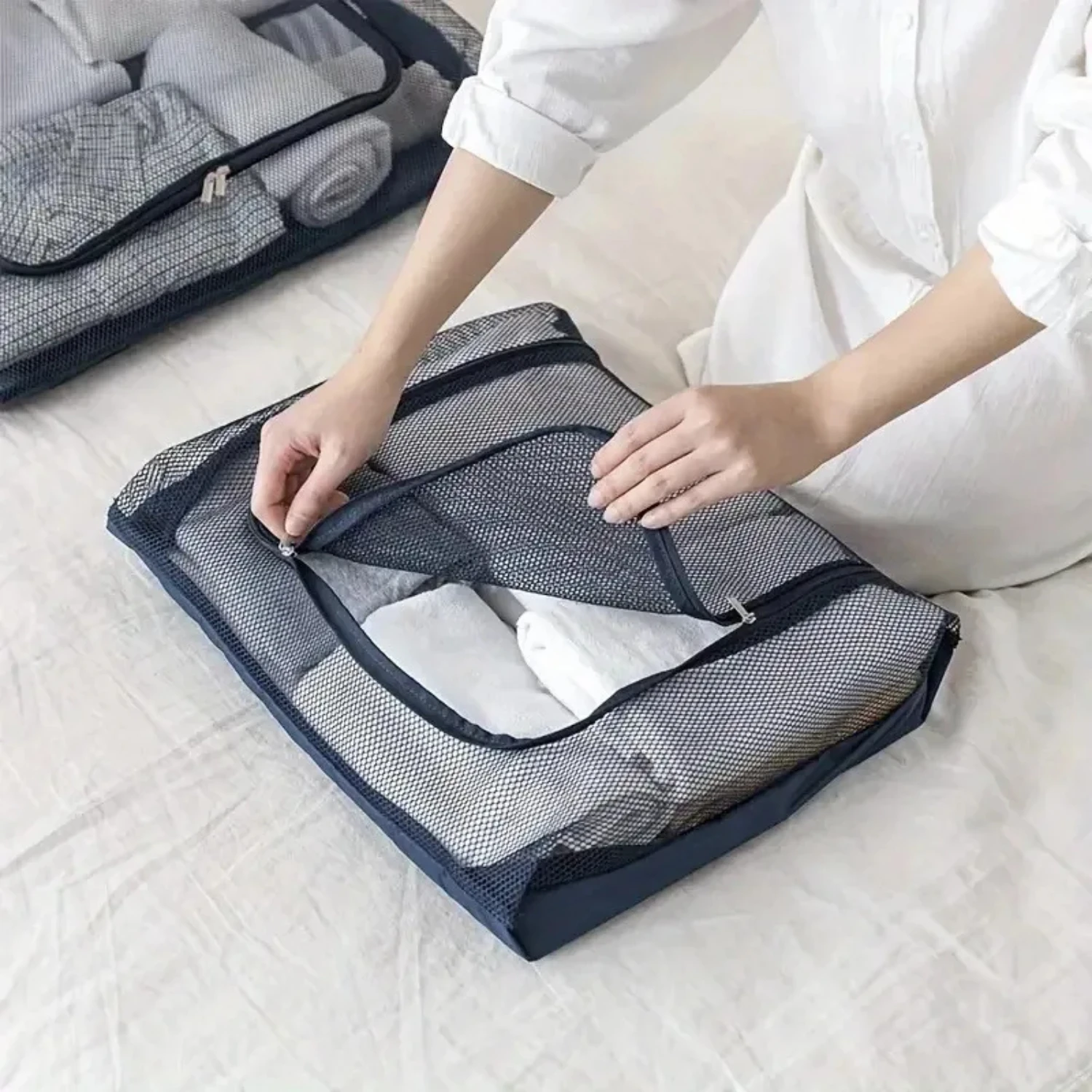 Large Capacity Portable Mesh Travel Suitcase Clothes Organizer - Organize your Clothing Efficiently on the Go