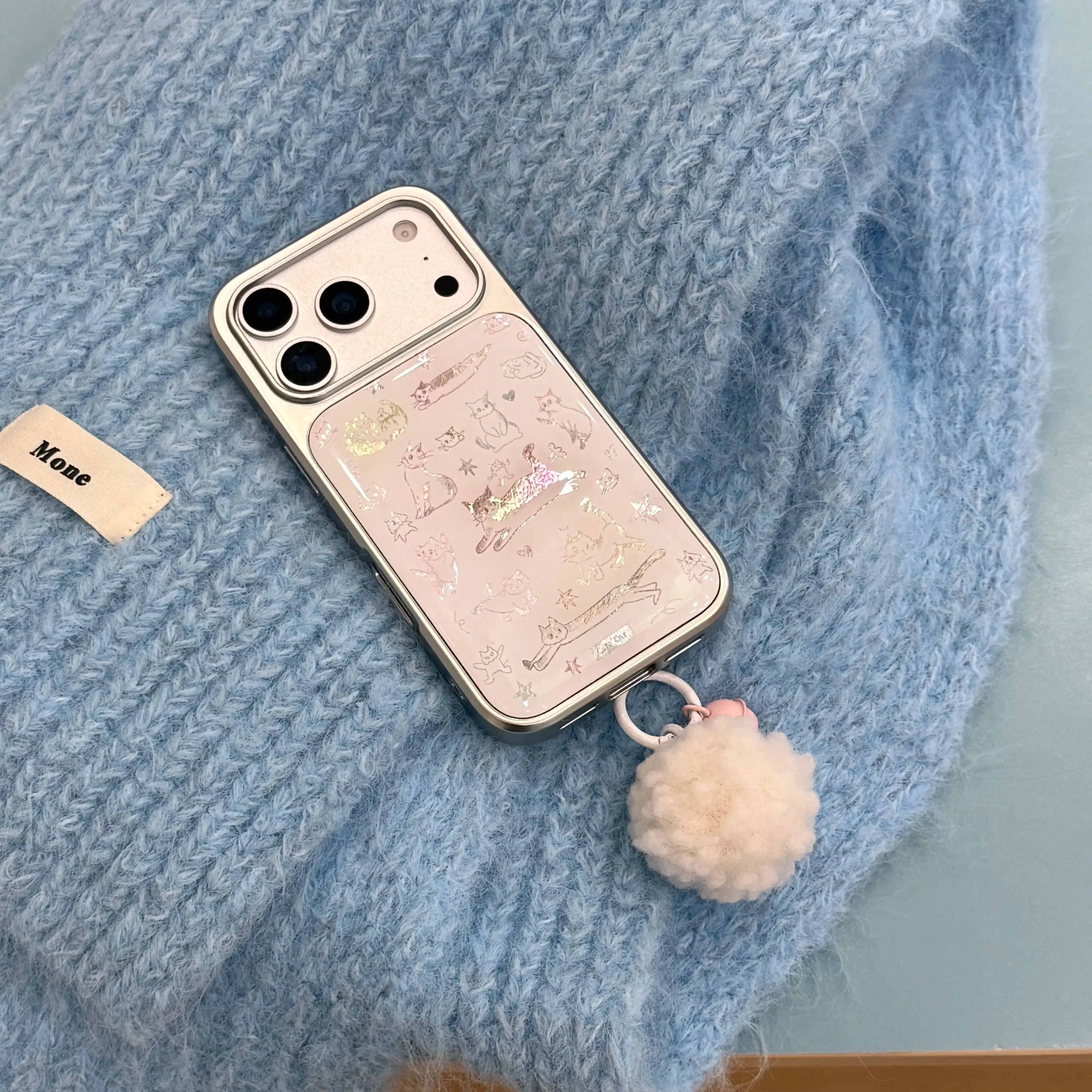 전기도금된 손그림 고양이와 푹신한 장식이 있는 귀엽고 사랑스러운 아이폰 17 16 15 14 11 12 13 프로 맥스 플러스 백 커버