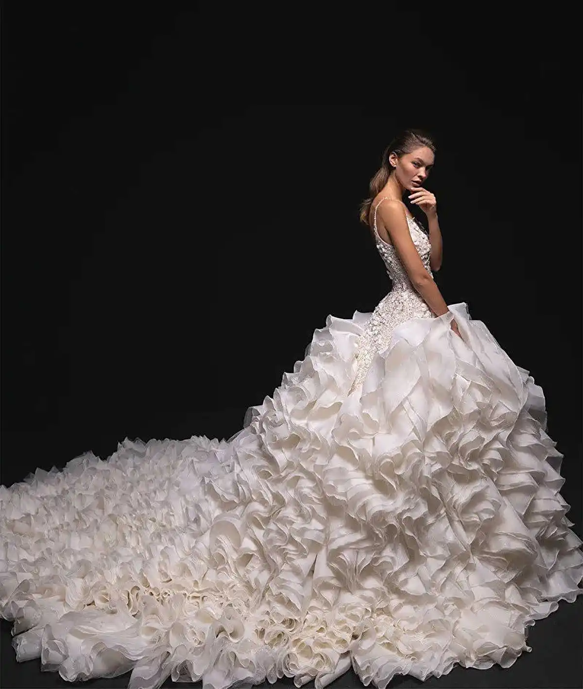 น่ารัก Sheath ชุดแต่งงานชุด Ruffles ดอกไม้ลูกไม้ V คอชุดเจ้าสาวขนาดใหญ่ Vestidos De Novia ขนาดที่กําหนดเองสี