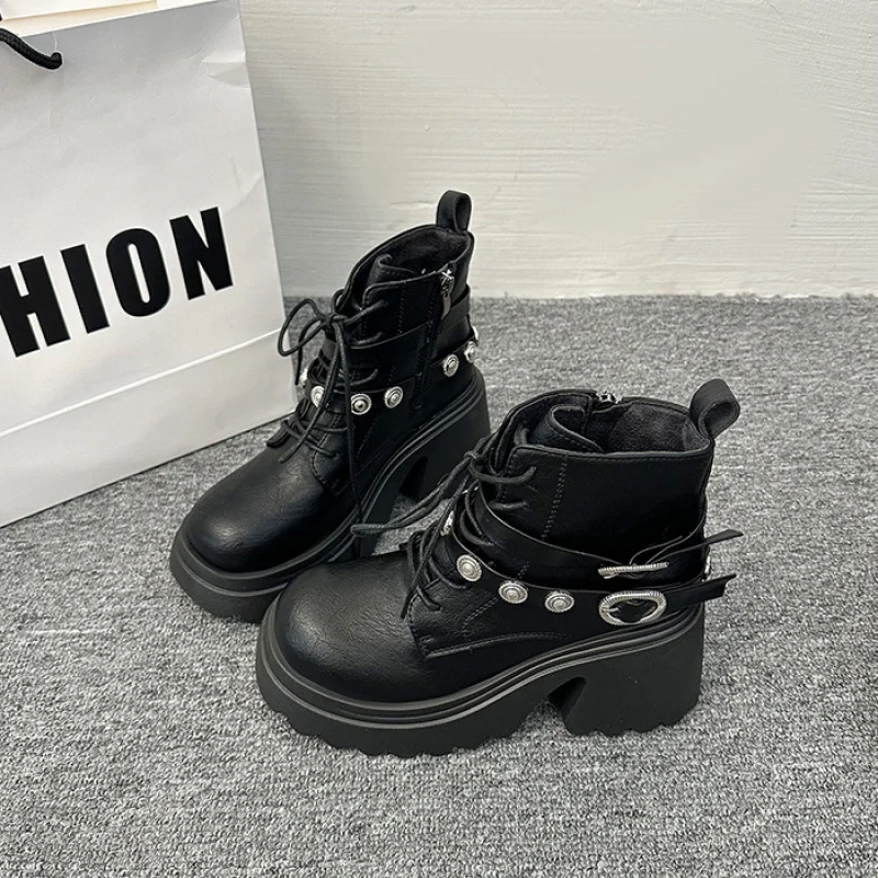 

British style thick-soled chunky heel motorcycle boots for women 2025 Autumn New Retro Fashion Belt Buckle Slimming Short Boots
