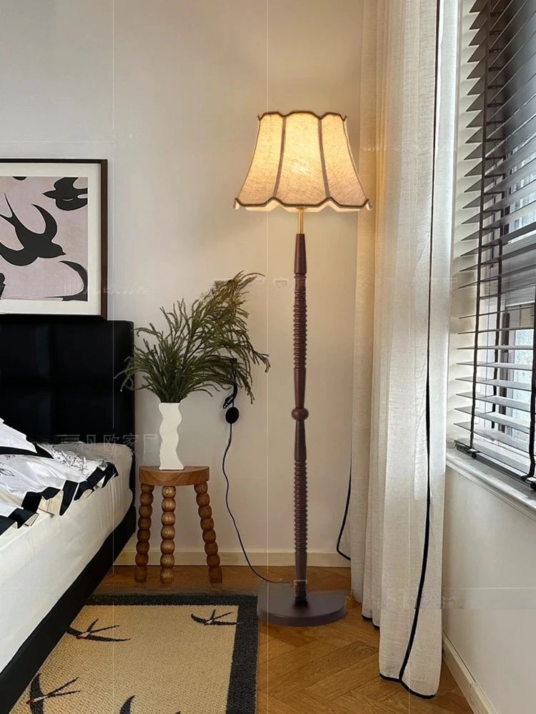 

Bedroom floor lamp vertical homestay light luxury French retro simple sofa corner ambient light