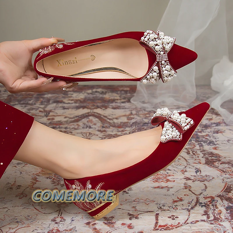 Pearl Crystal Bowtie Wedding Shoes Women Chinese Style Embroidery Bride Shoes Woman Red Pointed Toe Low Heels Pumps Ladies 2023