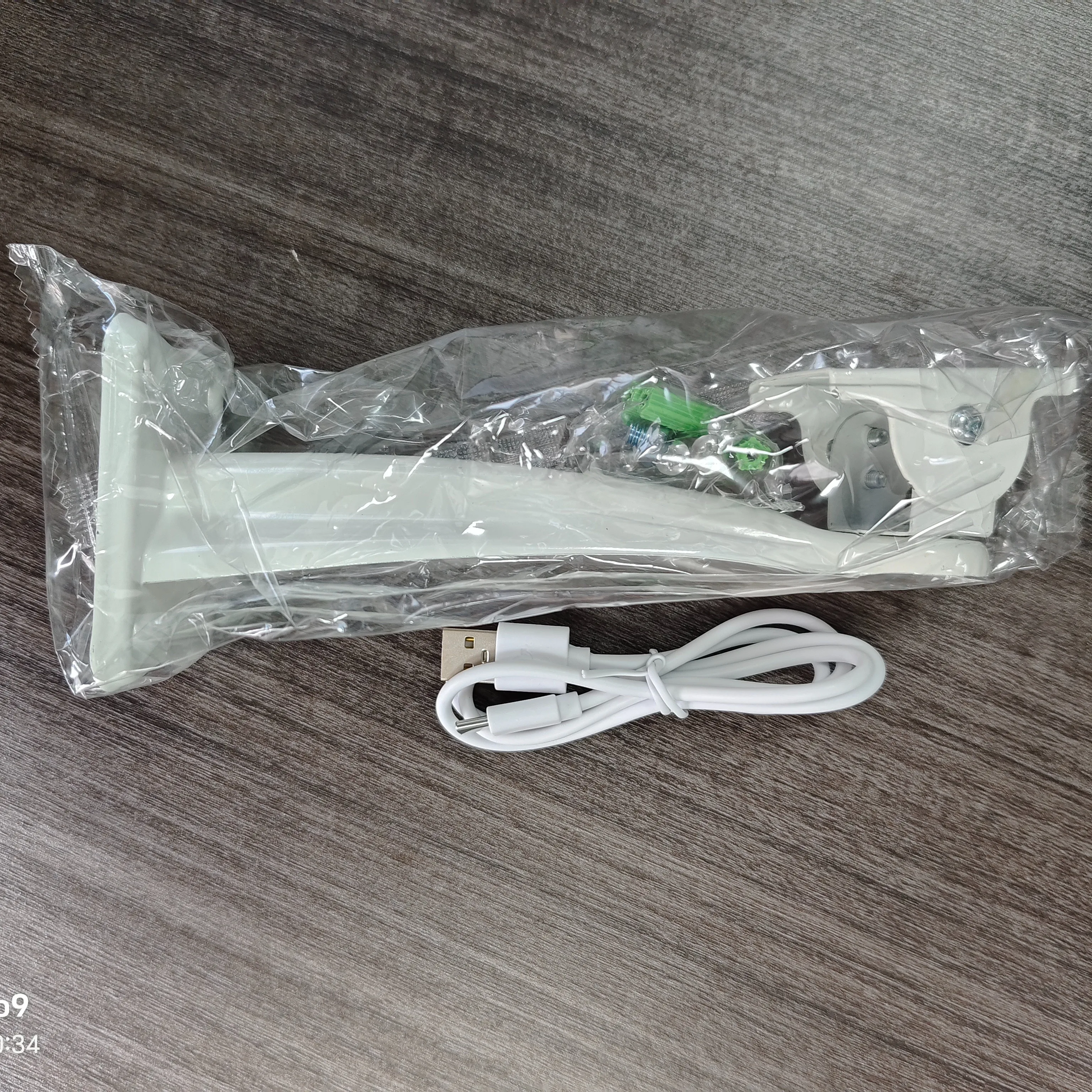 4MP HD Outdoor WiFi Wireless Security PTZ Camera Solar Powered IP Surveillance With Built In Battery Long Standby Camera