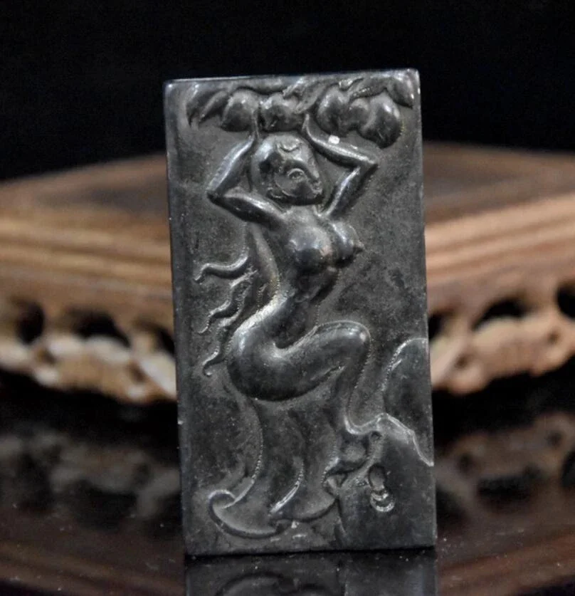 Hongshan culture archaize black iron meteorite Sculpture beauty pendant small statue