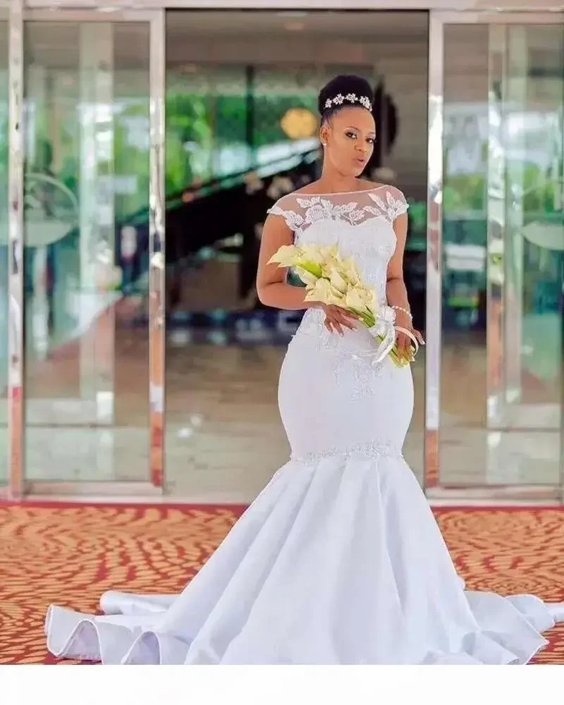 Maßgeschneiderte Meerjungfrau-Brautkleider mit Flügelärmeln, Spitze, transparenter Ausschnitt, Brautkleider, Applikationen, Sweep-Zug, südafrikanisches günstiges Hochzeitskleid