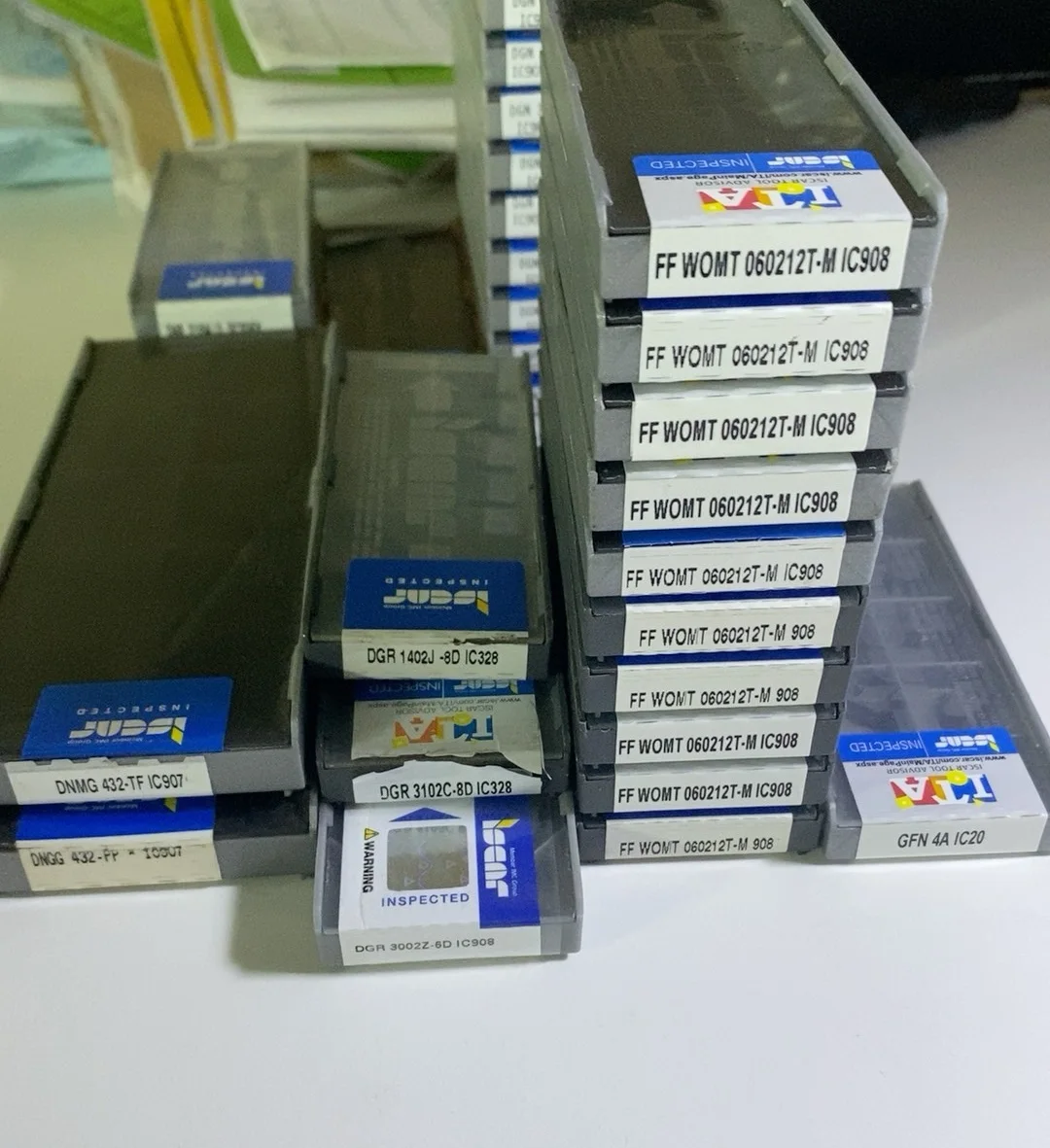 

Hard alloy cutting blades DCMT11T304-PF IC907