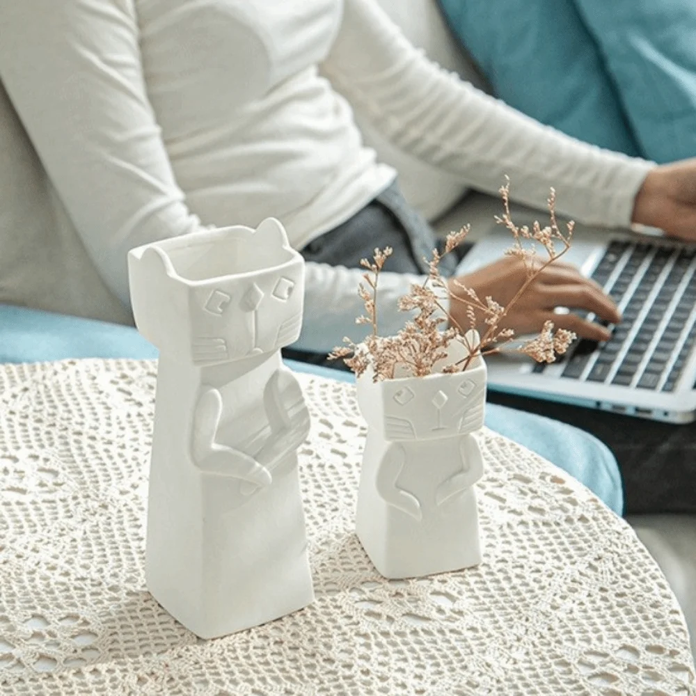 Artistic Atmosphere Cartoon Cat Ceramic Vase Stable Minimalist Dry Vase Non Slip Base Decorative