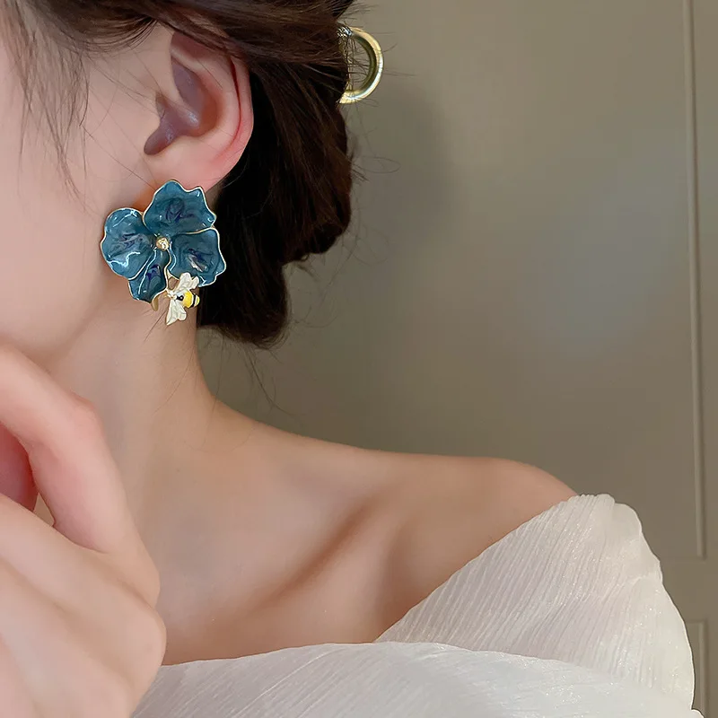 Blue Bee Flower Earrings 2024 South Korea High Quality Oil Painting Floral Bee Earrings Charm Jewelry Women Flower Bee Earrings