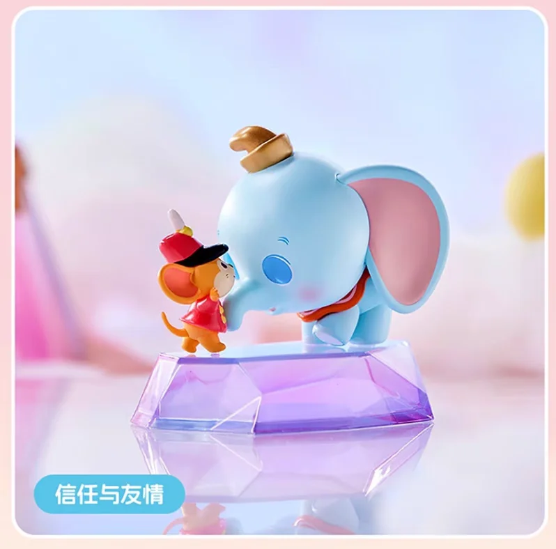 Boîte aveugle authentique Disney Dumbo Day Dream, figurine de dessin animé Kawaii, modèle de décoration de bureau, poupée jouet, cadeau d'anniversaire pour amis