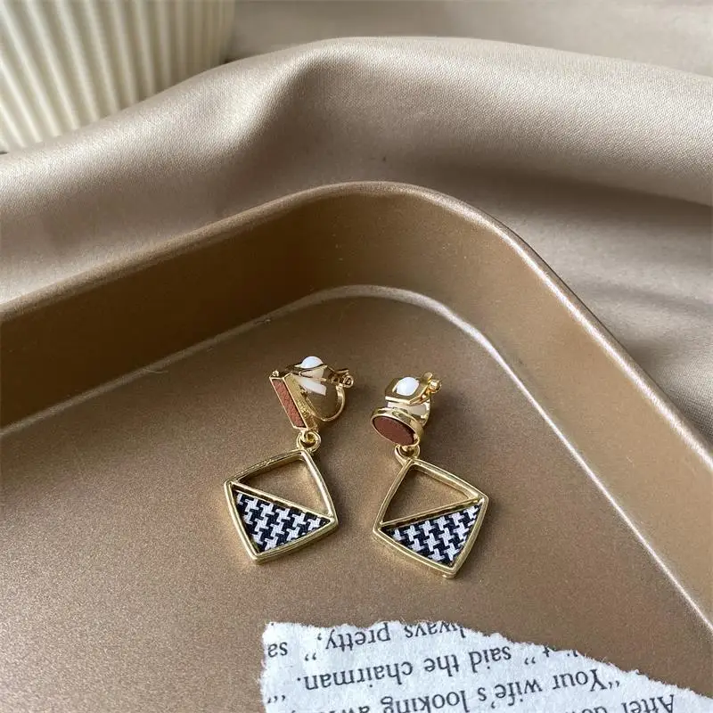 Ear Clip No Ear Piercing Senior Earrings Personality Everything Matching Earrings Korean Version Temperament Ear Clip Female