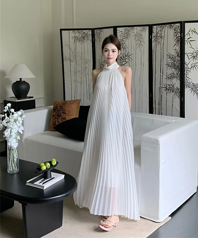 Summer Female Pleated Dress Sleeveless Halter Collar Long Loose Women\'s Beach Dress Lady Holiday Clothes Chiffon Dresses White