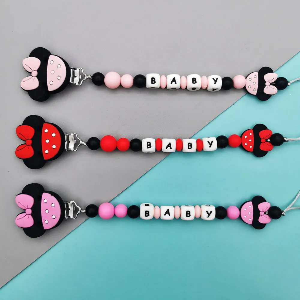 Personalizado inglês russo letras bebê silicone morango chupeta clipes correntes mordedor pingentes dentição do bebê kawaii brinquedos presentes