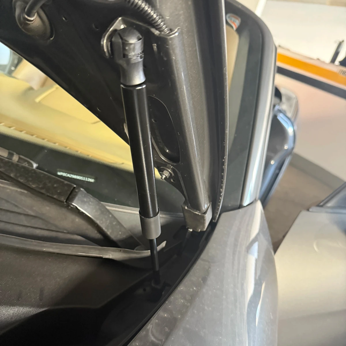 2Pcs 99151155100 for Porsche 718 Boxster Cayman 981 982 911 991 Car Front Bonnet Engine Hood Gas Struts Lift Support Rods view 6