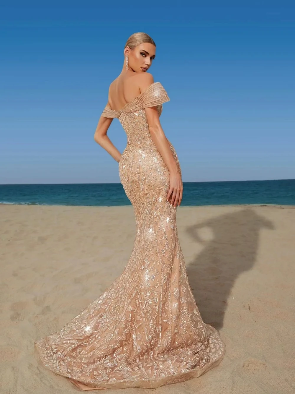Glanzende kralen lieverd hals avondjurk prachtige kristallen off-shoulder bruiloft jurk op maat gemaakte zeemeermin lange galajurken