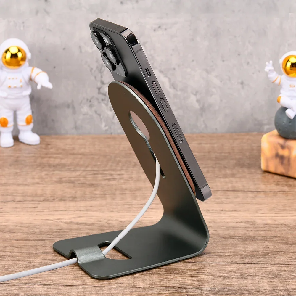 무료 맞춤형 레이저 각인 휴대폰 충전기 스탠드 호두나무 스탠드 홀더 (아이폰 16/15/14/13/12 용) - 무료 로고 나무 홀더 선물