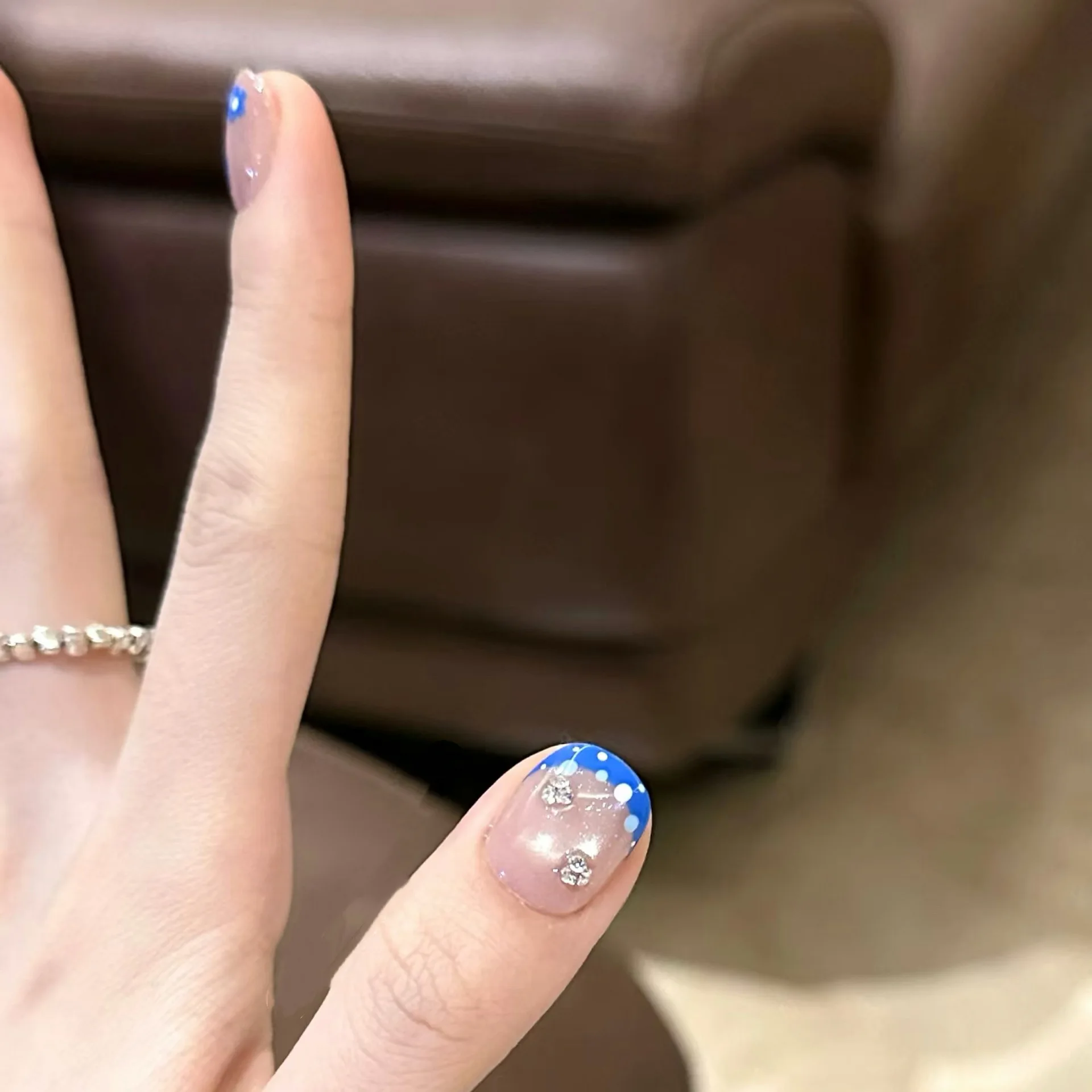 10pcs Handmade Short French Press On Nails Shiny Cat Eye Blue Small Flowers Rhinestone Design Fake Nails Wearable Nails Art Tips