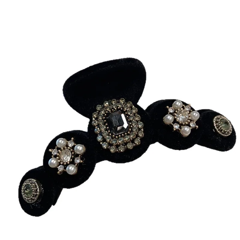 إكسسوار شعر شتوي كوري أسود مخملي متدفق متوسط المنتزع مشبك شعر فاخر مزين بحجر الراين على شكل سمكة قرش للنساء #3