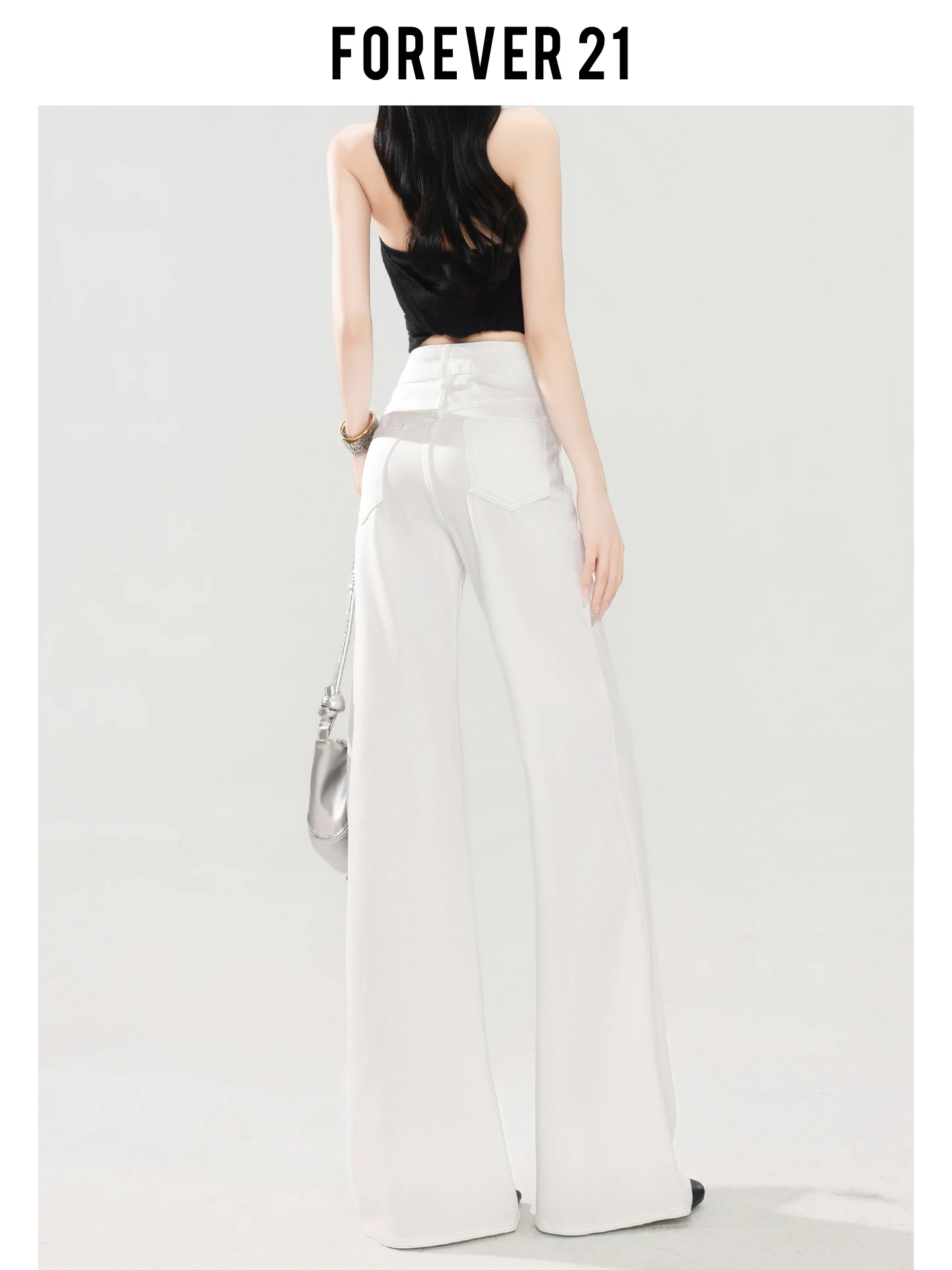 Calça Jeans Feminina Forever 21 de Cintura Alta Boca de Sino, Reta, Comprimento Longo, Branca, Efeito Emagrecedor para Mulheres