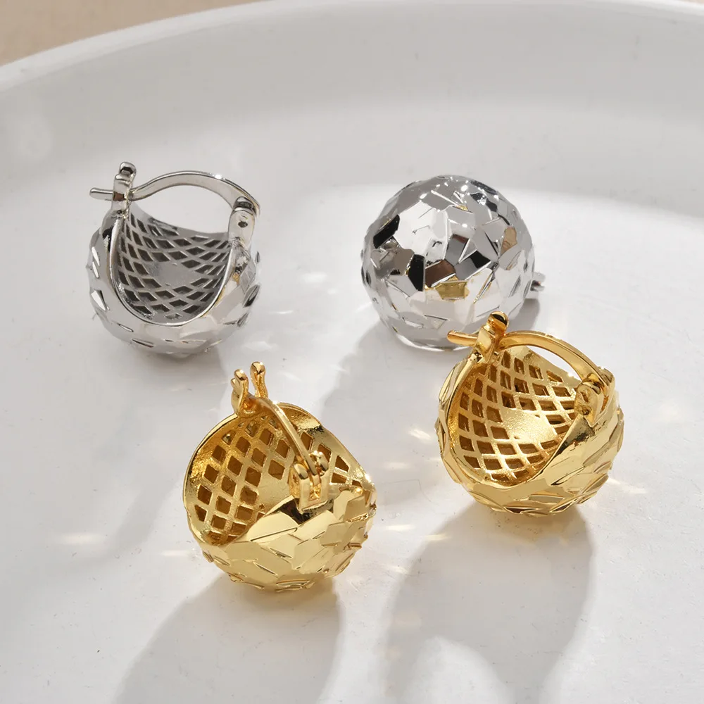 

2025 new sparkling hollow ball earrings with broken ice temperament copper-plated real gold earrings woman