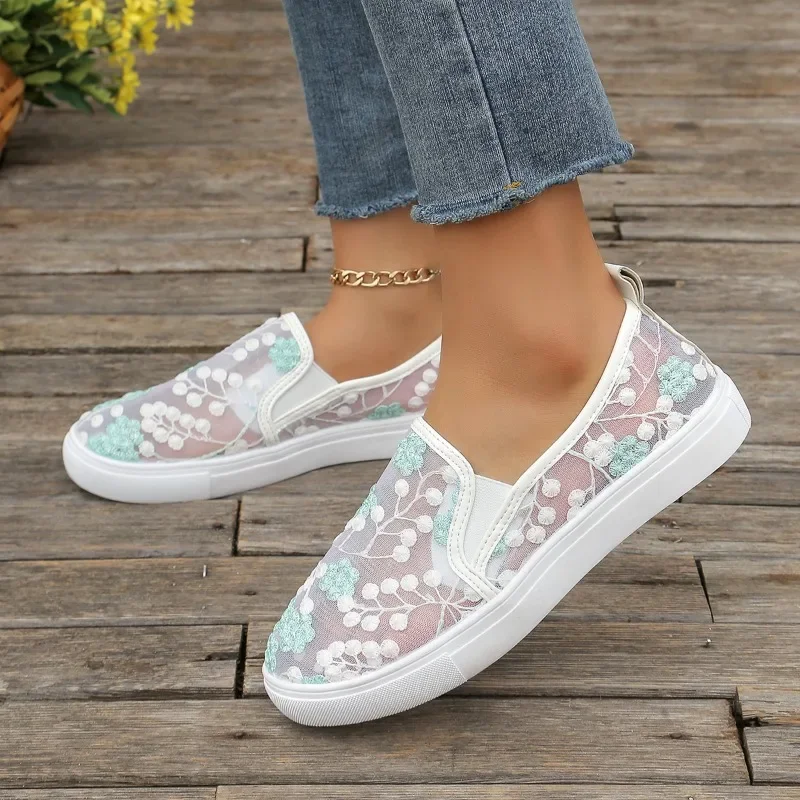 2024 New Women's Sneakers Floral Embroidery Mesh Sneakers for Women Slip on Casual Comfy Heeled Shoes Woman