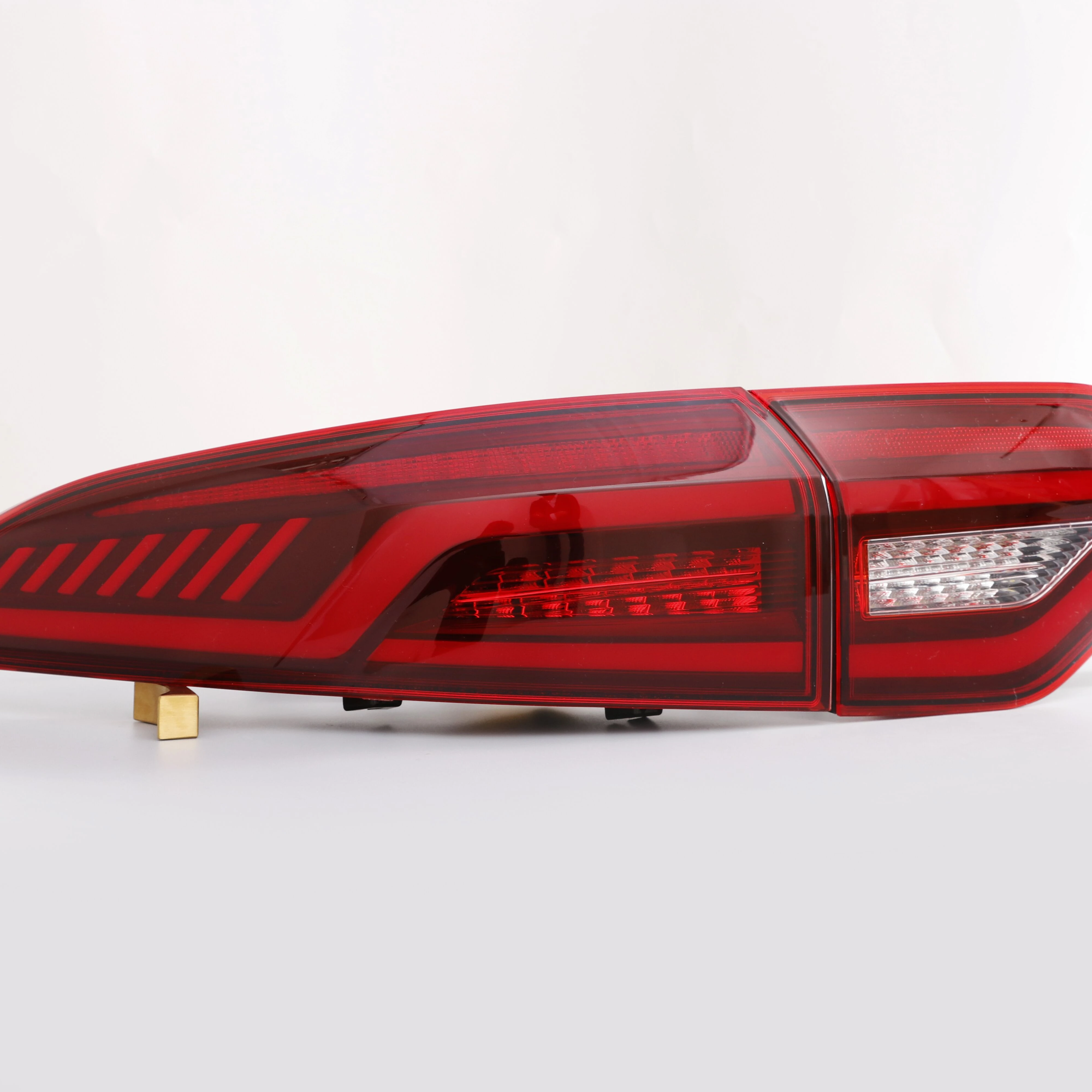 

LED Rear Light for TOYOTA Corolla US. Version L LE SE XLE 2020 Red Color