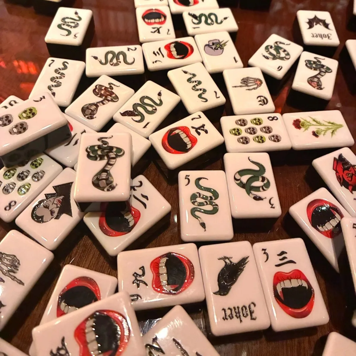 Halloween Mahjong Tiles Set, Red Acrylic American Mahjong Game Set with Joker Tiles, Crystal Resin Tiles for Family Party Gift