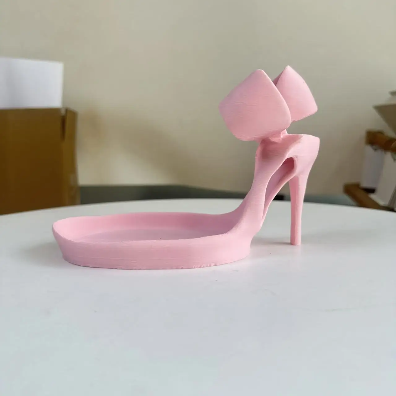 Elegant 3D Printed High Heel Shoe Jewelry Holder with Bow Decor Jewelry Tray Ring Stand for Vanity Or Desk