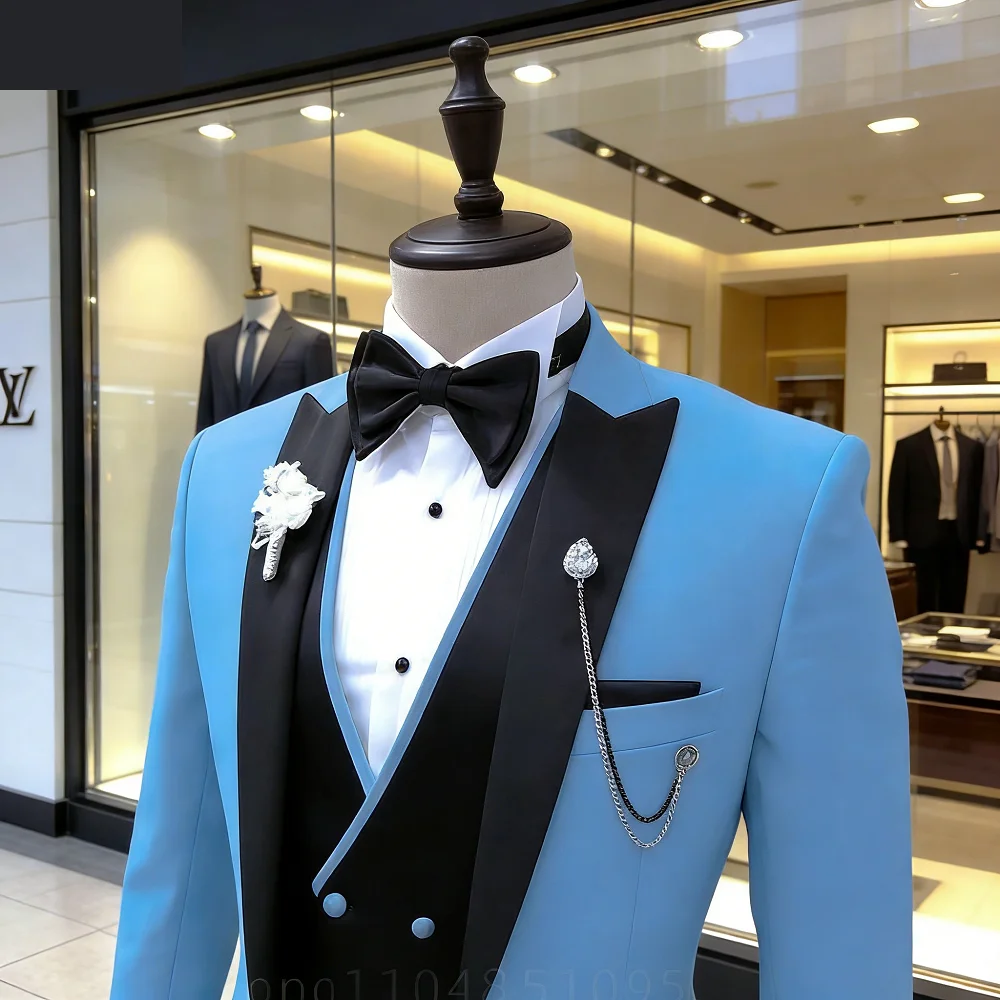 

Мужские свадебные костюмы: пиджак с острыми лацканами, двубортный жилет, брюки – комплект из 3 предметов. Модные мужские деловые костюмы для жениха, для вечеринок.
